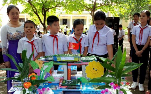 Học sinh Trường Tiểu học Lương Thế Vinh (huyện Buôn Đôn) tham gia hoạt động ngoại khóa. Ảnh: Thanh Mười