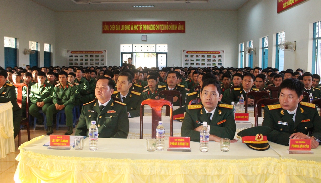 Các đại biểu tham dự buổi lễ