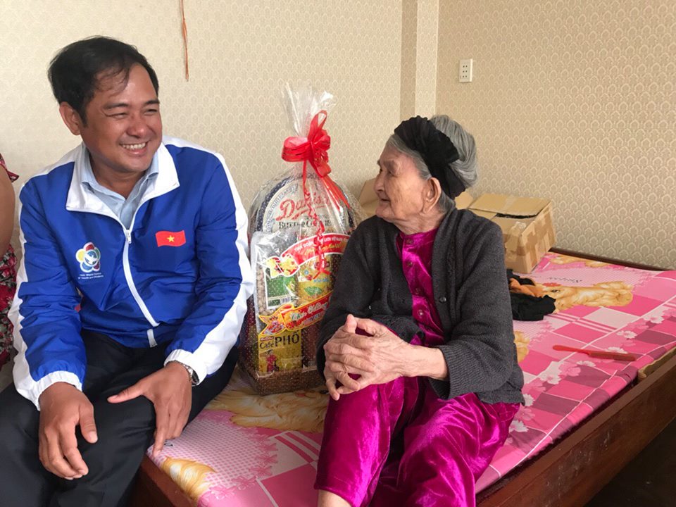 Bí thư Tỉnh Đoàn Y Nhuân Byă thăm hỏi Mẹ Việt Nam Anh hùng