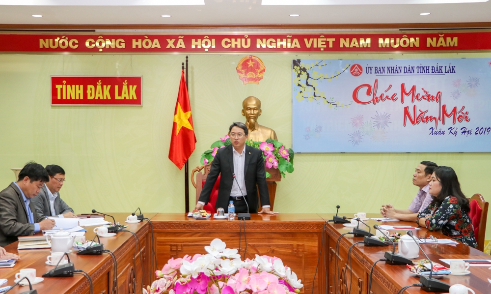 Phó Chủ tịch Thường trực UBND tỉnh Nguyễn Hải Ninh chủ trì buổi gặp mặt. Ảnh: Hoàng Gia