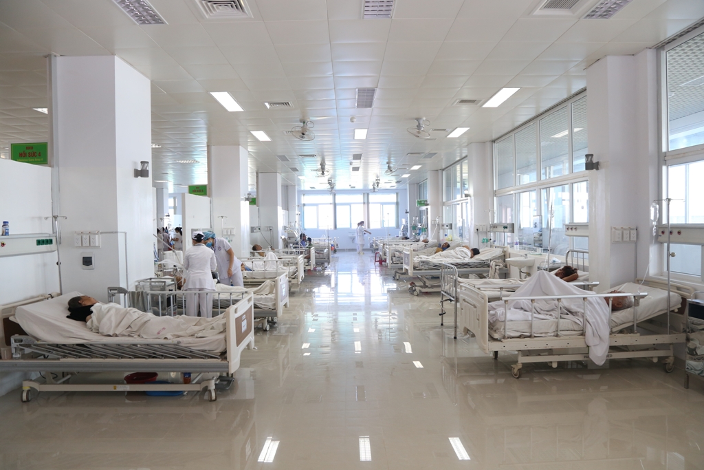 Khoa Hồi sức tích cực - chống độc được bố trí một tầng lầu rộng rãi với nhiều trang thiết bị tân tiến. 