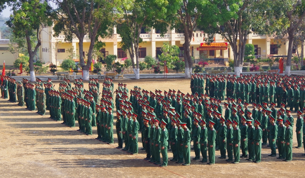 Cán bộ, chiến sĩ Trung đoàn 584 tham dự buổi lễ