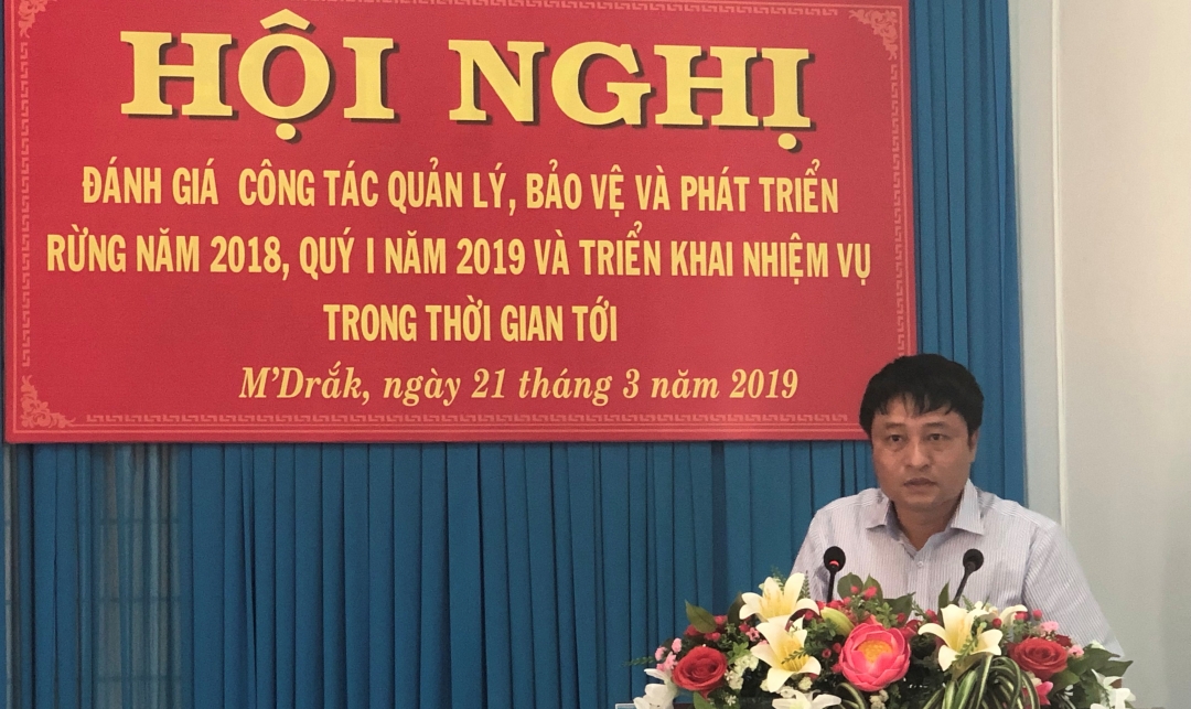 Bí thư Huyện ủy MĐrắk Hồ Duy Thành phát biểu tại hội nghị.
