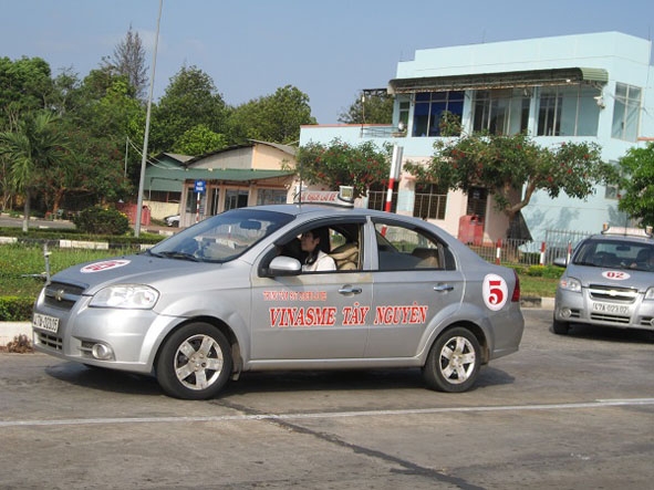 Giờ thực hành lái tại Vinasme Tây Nguyên.  