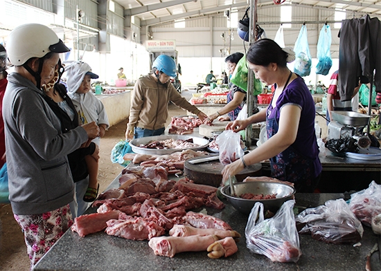 sức mua thịt heo tại chợ dân sinh trên địa bàn TP. Buôn Ma Thuôtj đang giảm sút