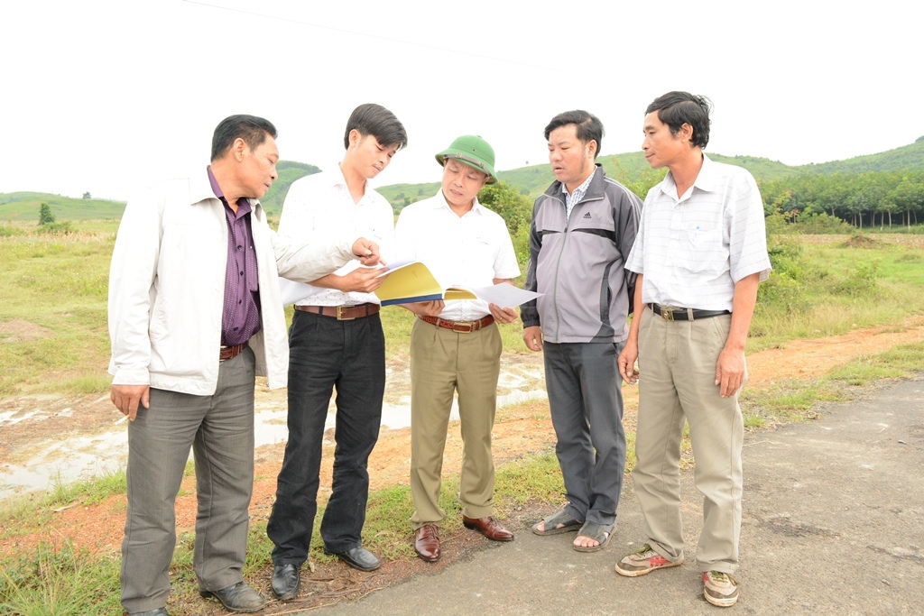 Cán bộ Phòng Dân tộc huyện