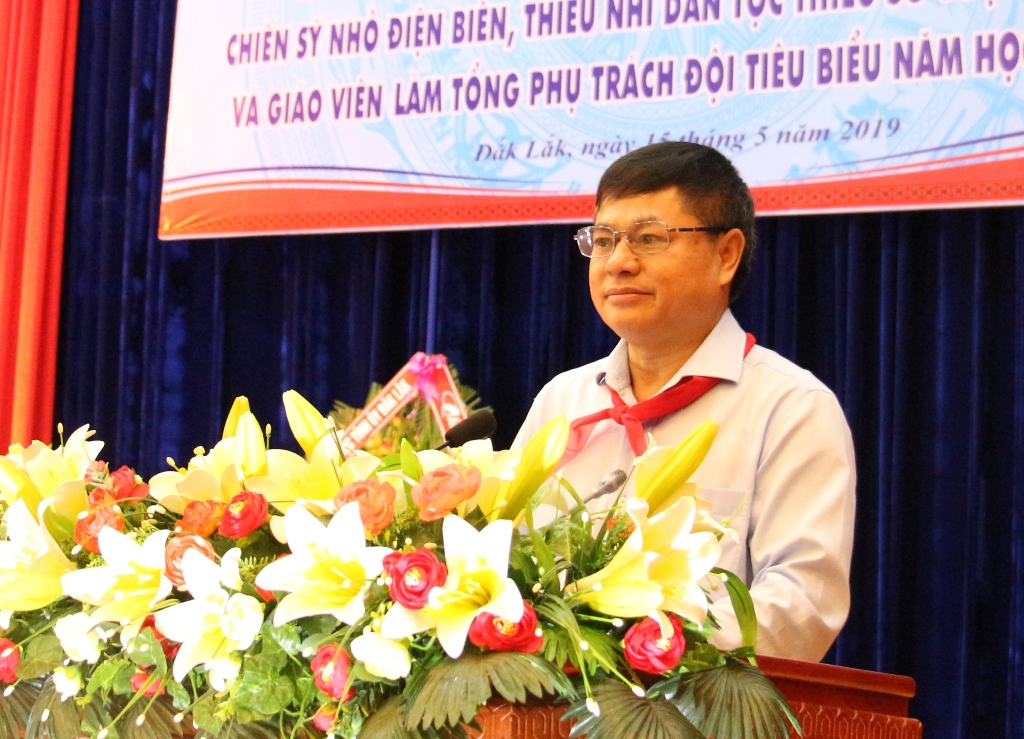 Phó Bí thư Thường trực Tỉnh ủy Phạm Minh Tấn phát biểu tại buổi gặp mặt