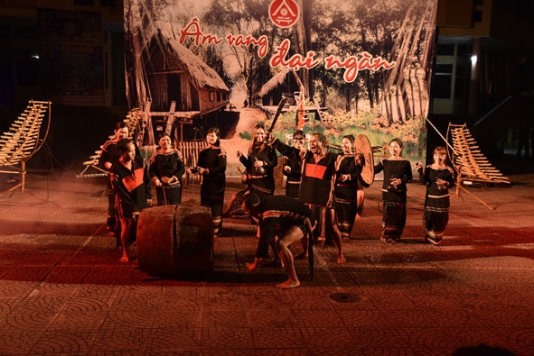 Chương trình  biểu diễn cồng chiêng 