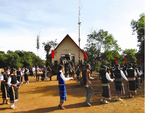 Lễ hội truyền thống của các dân tộc thiểu số tại chỗ là vốn tài nguyên quý giá để các đơn vị làm du lịch khai thác, phát triển. 