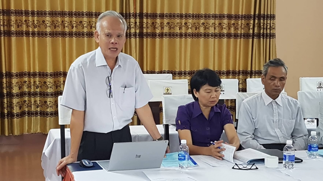 Giáo sư Bảo Huy - Trường Đại học Tây Nguyên trình bày ý kiến tại Hội thảo