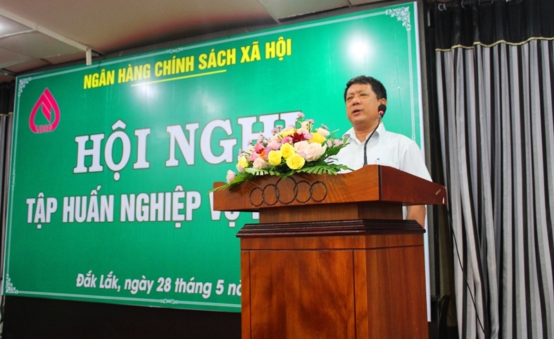 Phó Tổng giám đốc NHCSXH Việt Nam Nguyễn Văn Lý phát biểu tại hội nghị
