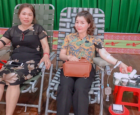 Người dân huyện Ea H'leo tích cực hiến máu tình nguyện.