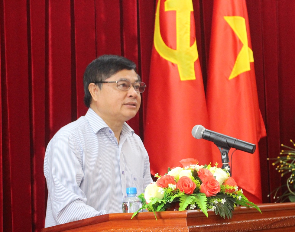Phó Bí thư Thường trực Tỉnh ủy Phạm Minh Tấn phát biểu tại buổi đối thoại