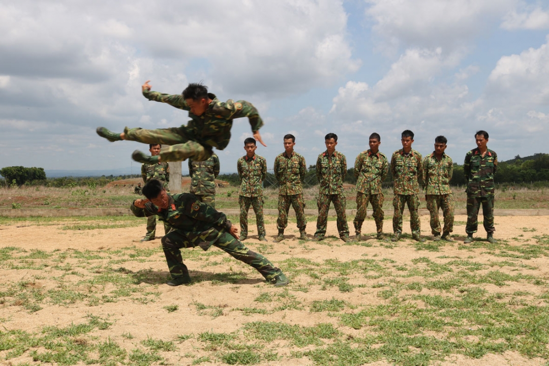 Võ thuật là thế mạnh của các chiến sĩ trinh sát.  