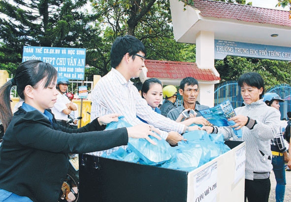 Đoàn viên, thanh niên tình nguyện tham gia 