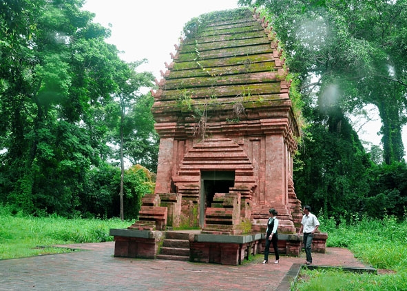 Cổ tháp Yang Prông.  