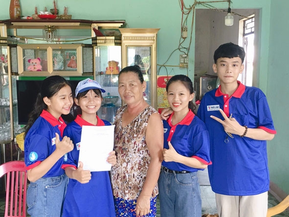 Các tình nguyện viên 