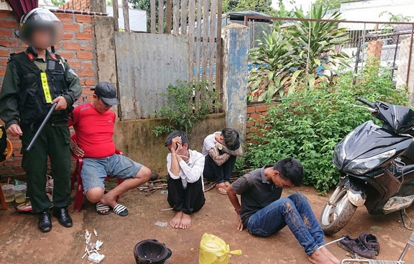 Một tụ điểm ma túy bị Công an TP. Buôn Ma Thuột triệt phá.    