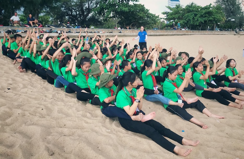 Các học viên tham gia Team building