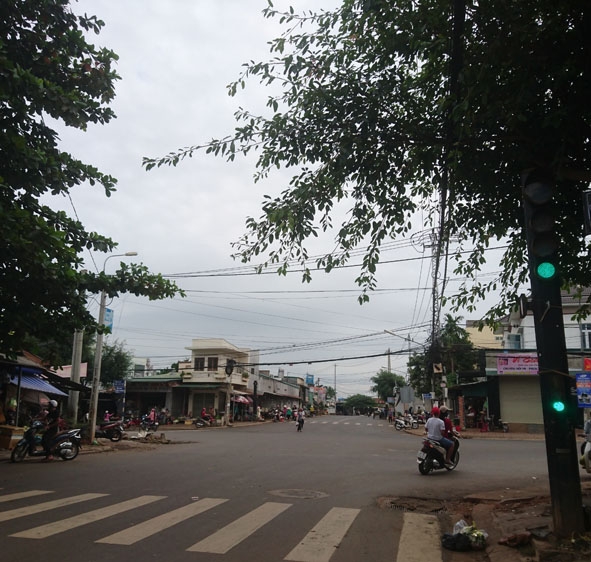 Tình trạng họp chợ giữa lòng đường tại khu vực đường Mai Hắc Đế - Giải Phóng đã giảm đáng kể  trong thời gian gần đây.   