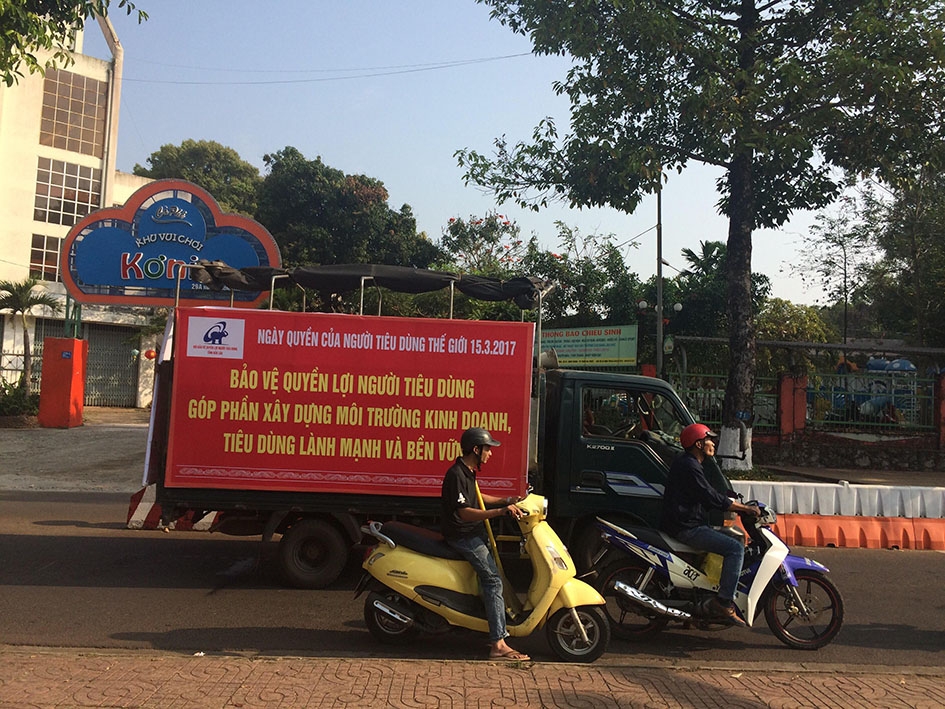 Xe loa tuyên truyền pháp luật về bảo vệ người tiêu dùng trên địa bàn TP. Buôn Ma Thuột.