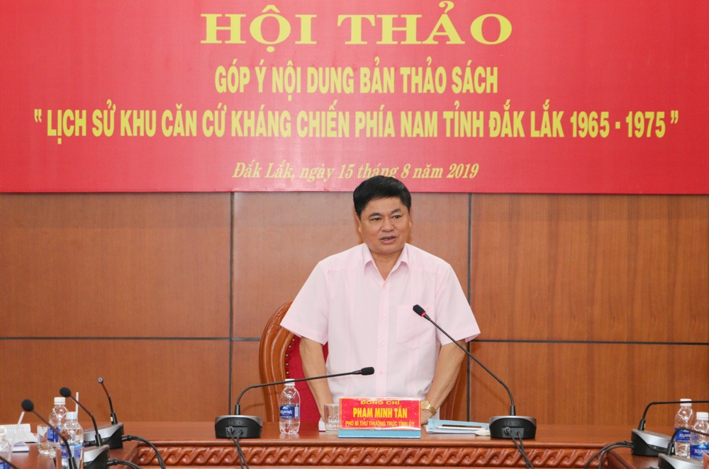Đồng chí Phạm Minh Tấn, Phó Bí thư Thường trực Tỉnh ủy phát biểu chủ trì tại Hồi thảo