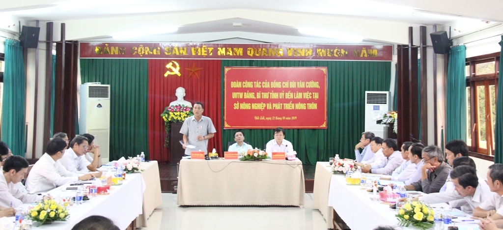 Quang cảnh buổi làm việc