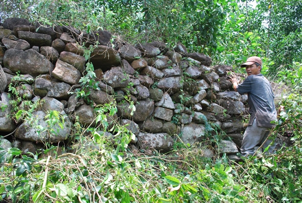 Một đoạn của Trường Lũy.  