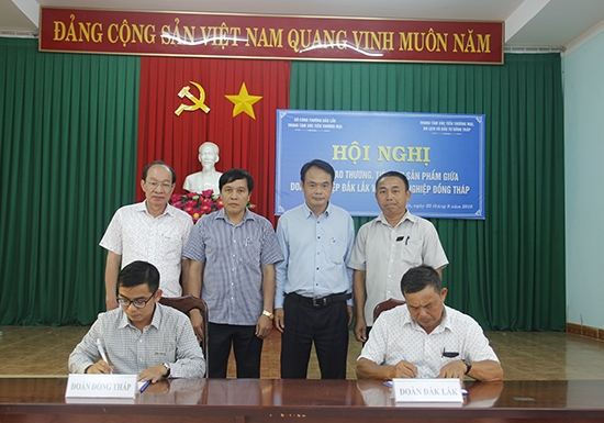 Doanh nghiệp hai tỉnh ký kết biên bản ghi nhớ hợp tác