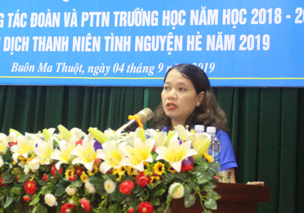 Bí thư Đoàn Khối các cơ quan tỉnh Phan Thị Mỹ Lệ đánh