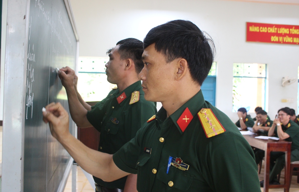 Học viên hào hứng tham gia học tập