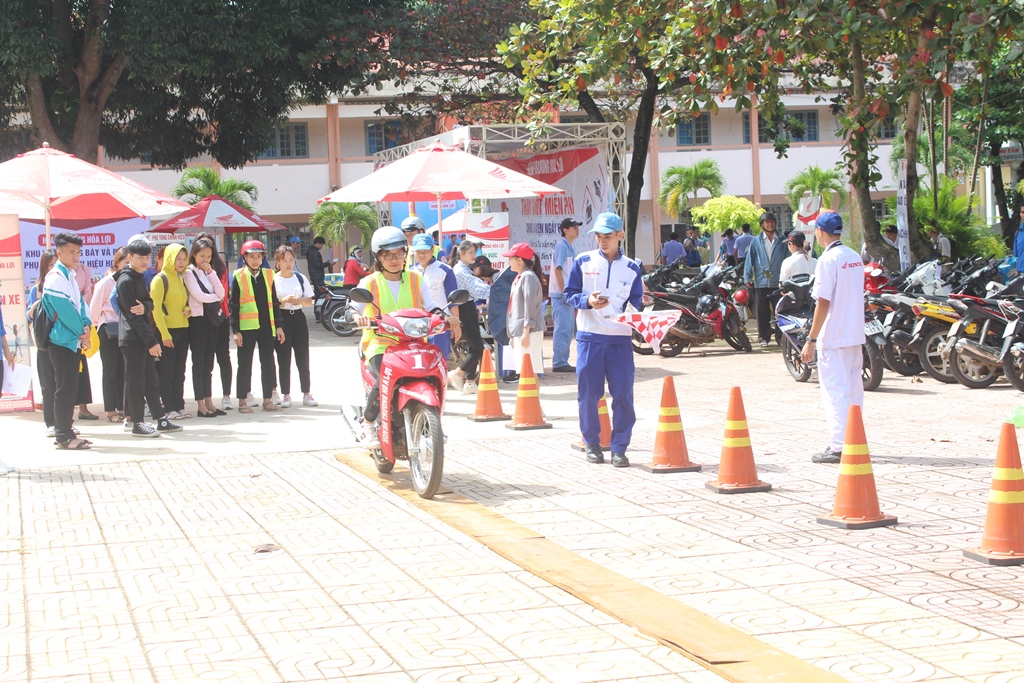 thực hành kỹ năng lái xe an toàn