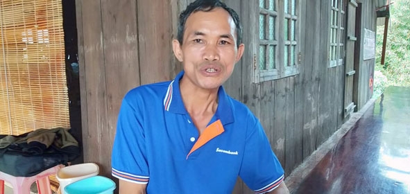 Ông Ama Hậu, buôn Tơng Rang (xã Cư Đrăm)  đã hỗ trợ  cho 5 hộ  trong dòng họ thoát nghèo. 