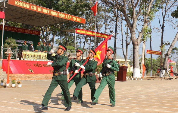 Trung đoàn 584 duyệt đội ngũ trong Lễ ra quân huấn luyện năm 2019. 