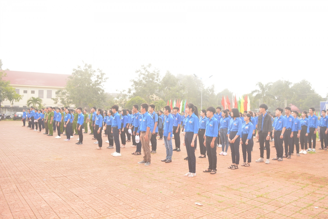 Đoàn viên thanh niên tham dự lễ phát động.