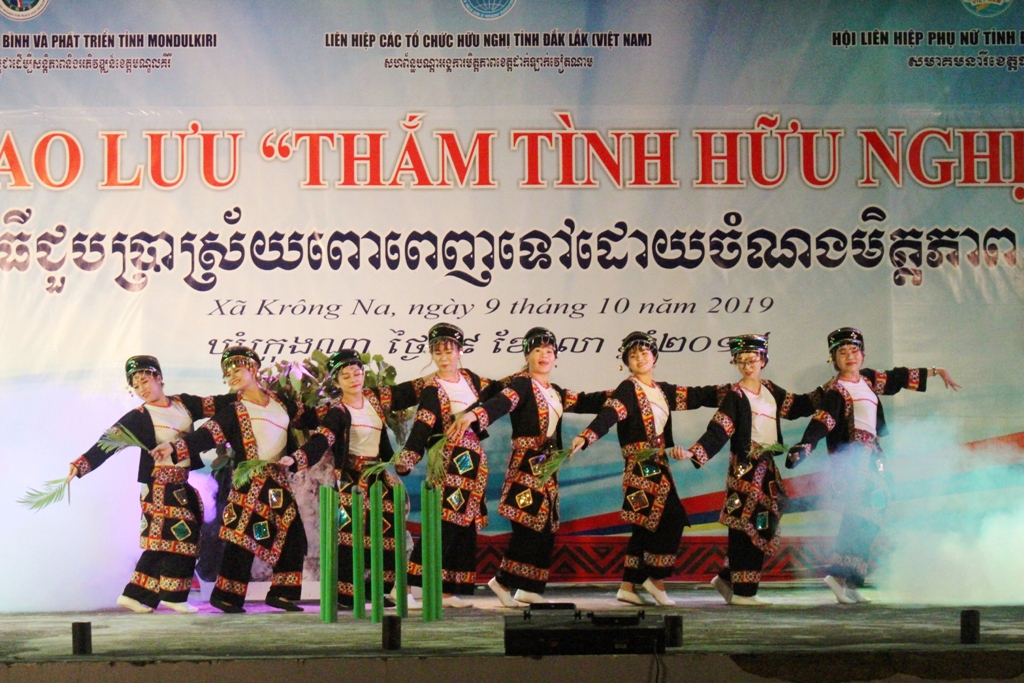 Tiết mục múa Người Lô Lô trồng rừng do hội viên phụ nữ huyện Ea Súp thể hiện