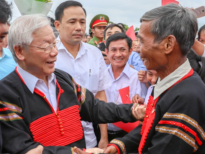 Tổng Bí thư, Chủ tịch nước Nguyễn Phú Trọng đã về dự Ngày hội Đại đoàn kết toàn dân tộc tại xã Dur Kmăl, huyện Krông Ana, tỉnh Đắk Lắk