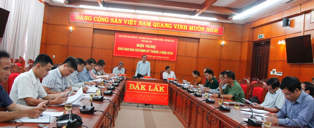 Các đại biểu dự hội nghị.