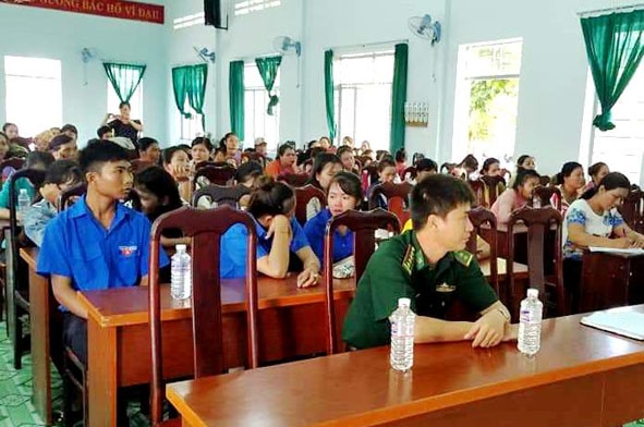 Xã Krông Na thường xuyên phối hợp tổ chức các hội nghị tuyên truyền, phổ biến pháp luật cho nhân dân trên địa bàn. 