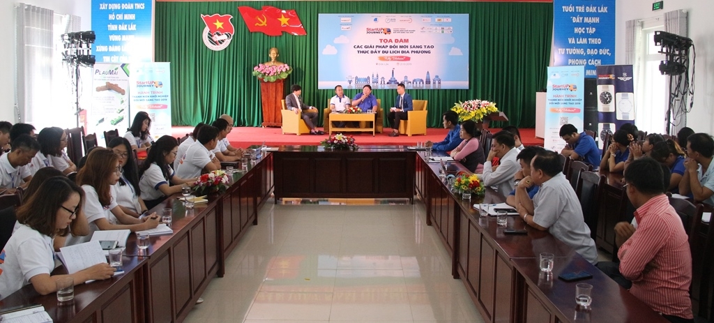 Các đại biểu tham dự buổi tọa đàm