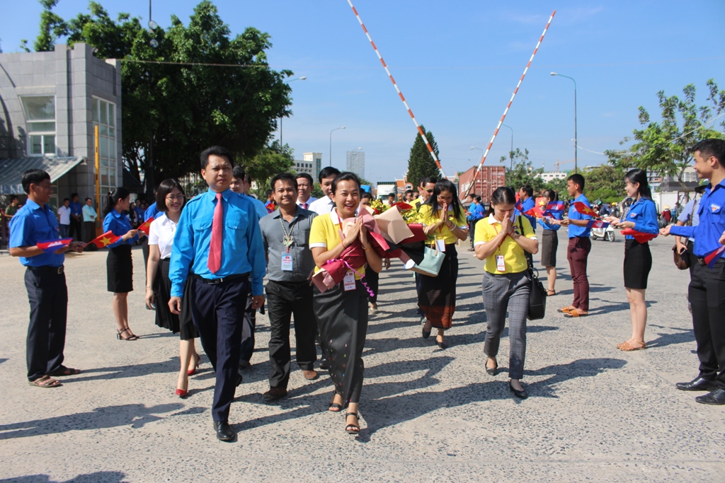 Tuổi trẻ Việt Nam đón tiếp Đoàn công tác nước bạn Campuchia tại Cửa khẩu Quốc tế Mộc Bài, tỉnh Tây Ninh