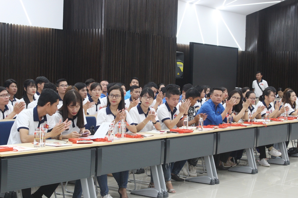 Các nhà báo trẻ, thanh niên, sinh viên các tỉnh biên giới Việt Nam - Campuchia trong 