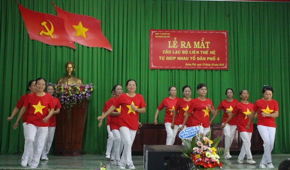 CLB Dưỡng sinh (xã Ea Kpam) tham gia biểu diễn tại một chương trình  của Hội Người cao tuổi huyện Cư M’gar.