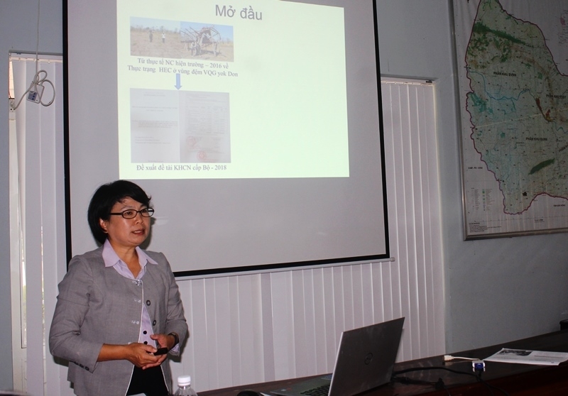 Tiến sỹ Cao Thị Lý, Chủ nhiệm Đề tài, Giảng viên Trường Đại học Tây Nguyên trình bày một số kết quả nghiên cứu tại hội thảo