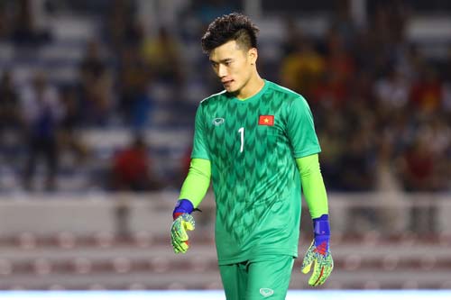 Thủ môn Bùi Tiến Dũng đã 
