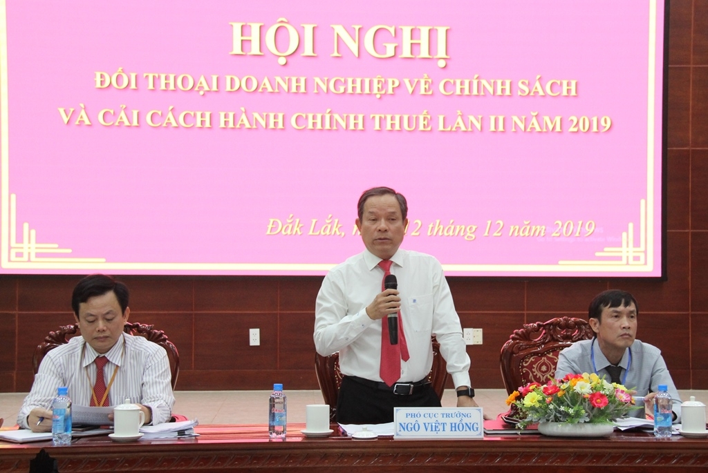 Phó Cục trưởng Cục Thuế tỉnh phát biểu ghi nhận phản ánh của các doanh nghiệp