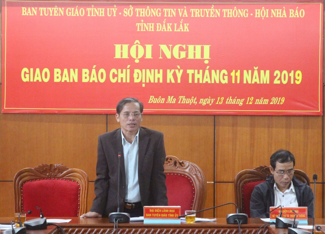 Phó trưởng Ban Tuyên giáo Tỉnh ủy Nguyễn Cảnh phát biểu tại hội nghị.