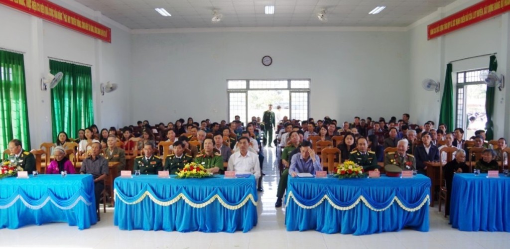 Các đại biểu tham dự buổi gặp mặt