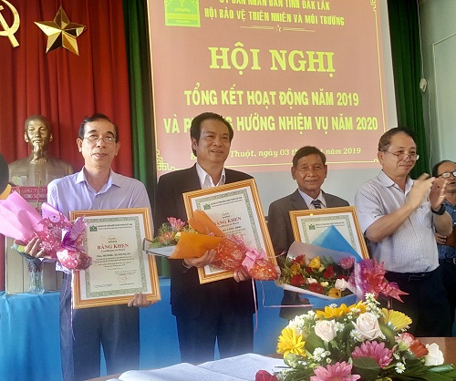 Các cá nhân nhận Bằng khen của Hội Bảo vệ Thiên nhiên và Môi trường Việt Nam