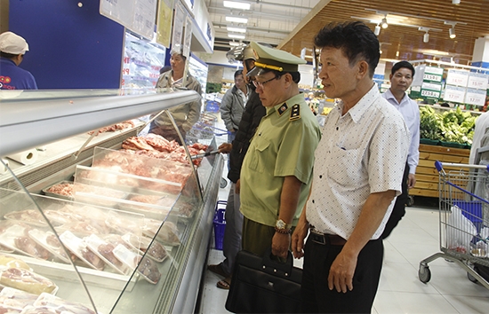 Đoàn công tác kiêmr tra công tác bình ổn gía tại siêu thị Co.opmart Buôn Ma Thuột